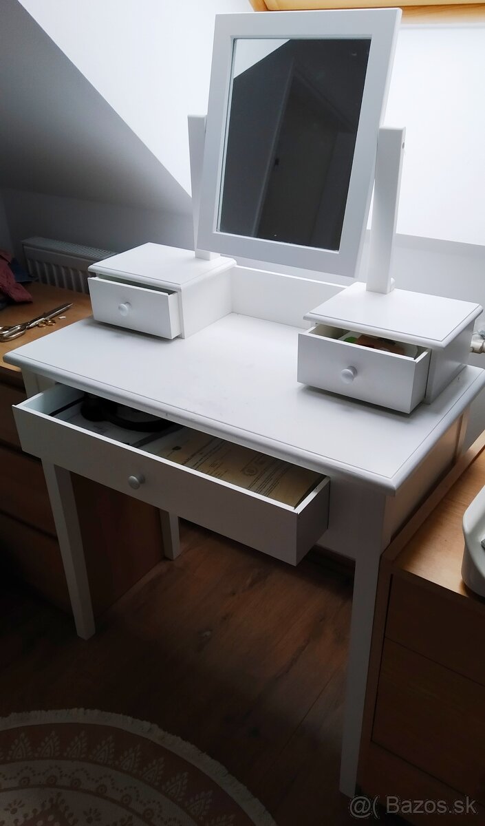 Kozmetický stolík so zrkadlom - 3