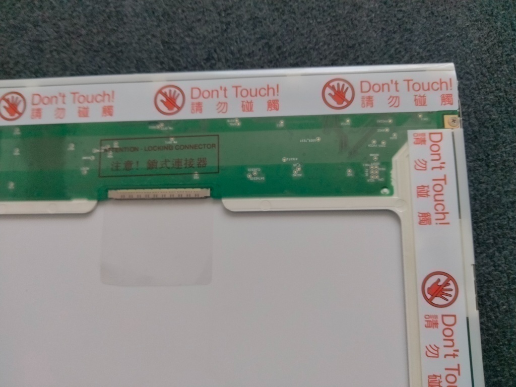 predám 14,1" displej z notebooku CCFL 30pin ,B141EW04 - 3