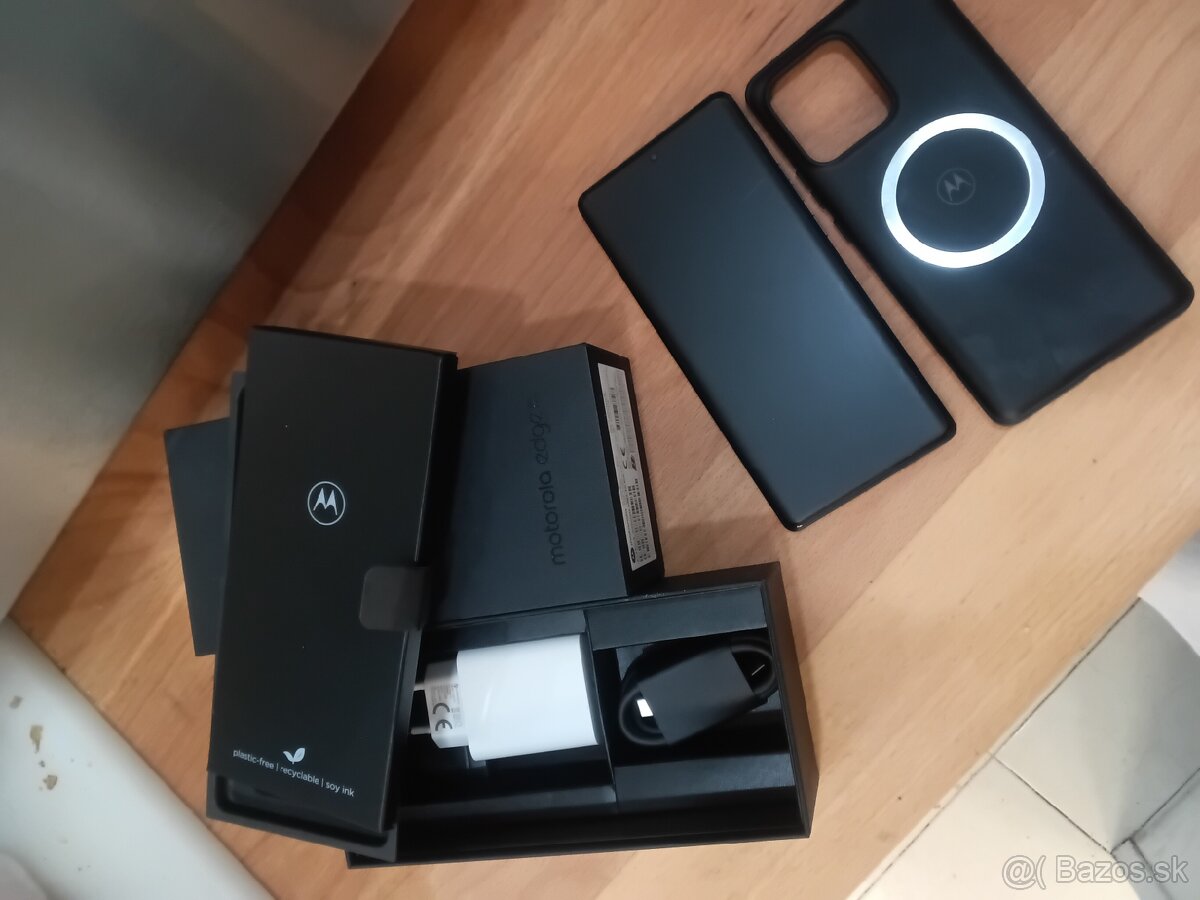 Motorola Edge 40 Pro - 3