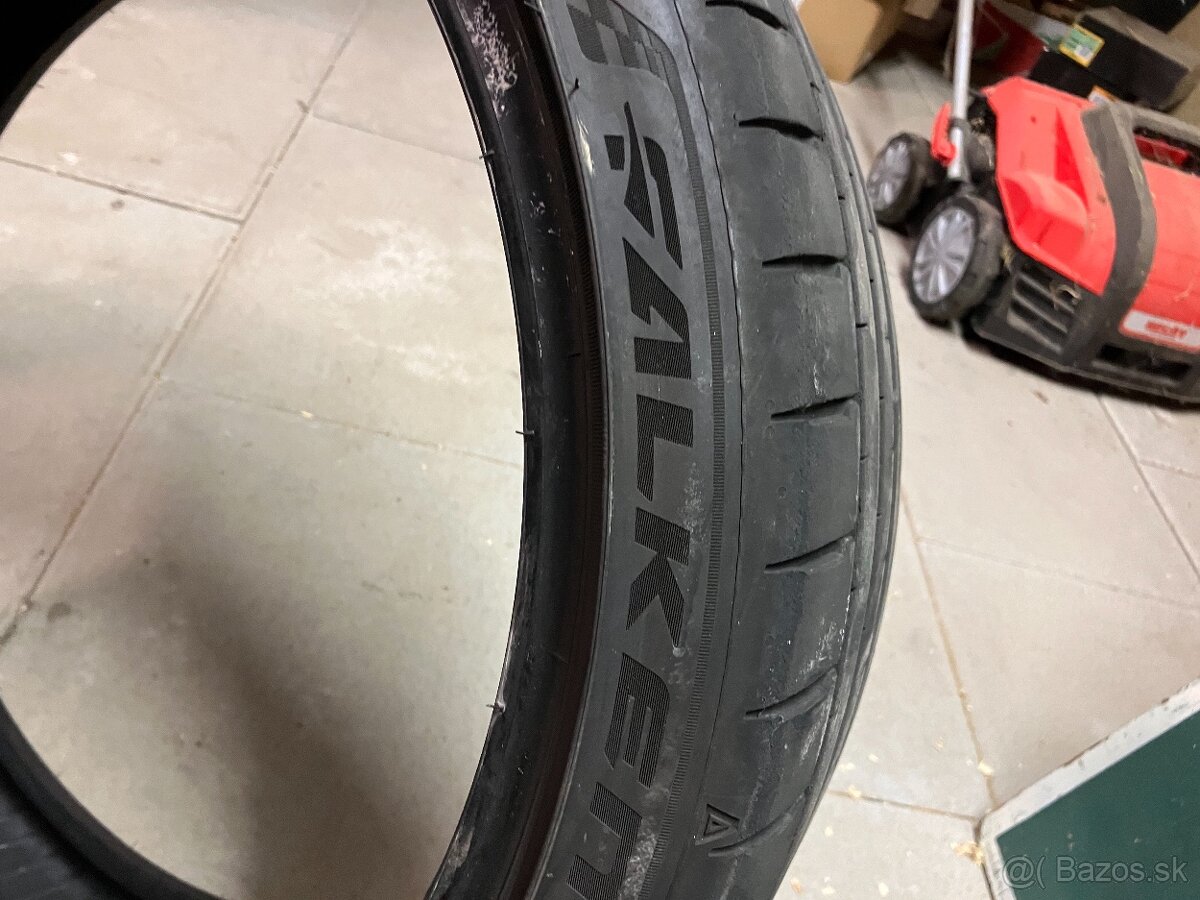 Falken 235/35 R20 letné - 3