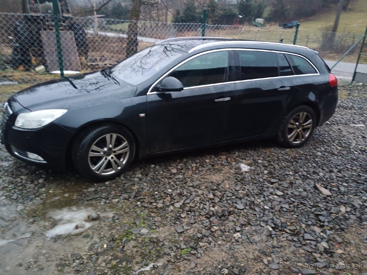Predám Opel Insignia AC KOMBI r. v 2012 - 3
