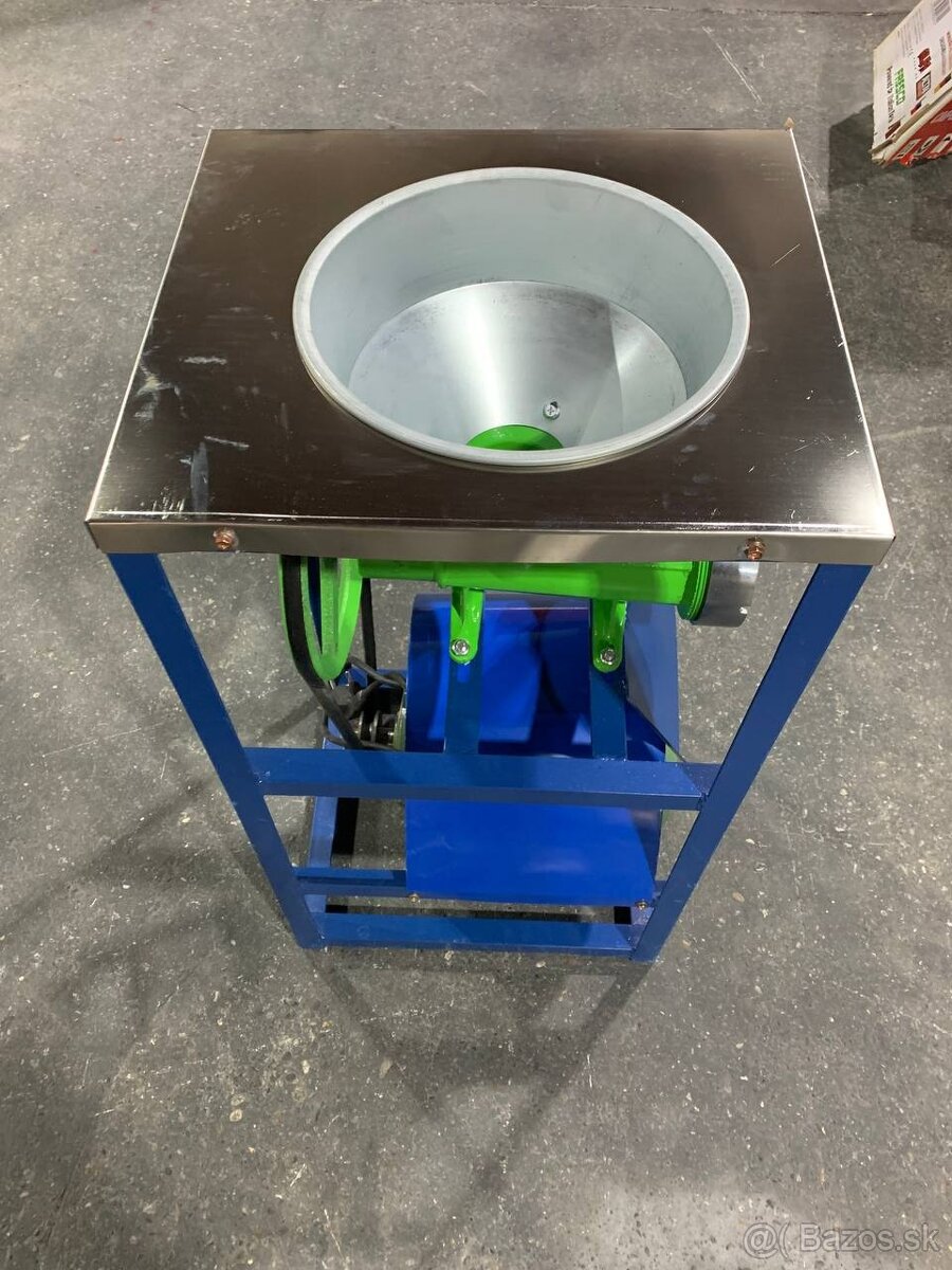 Mlynček na mäso elektrcky - 3