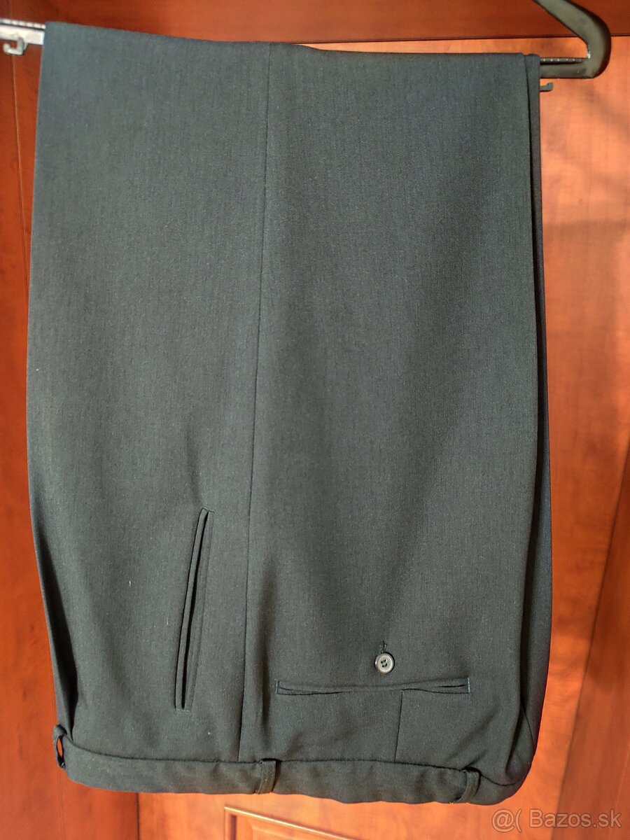 Čierny pánsky oblek s vestou - 3