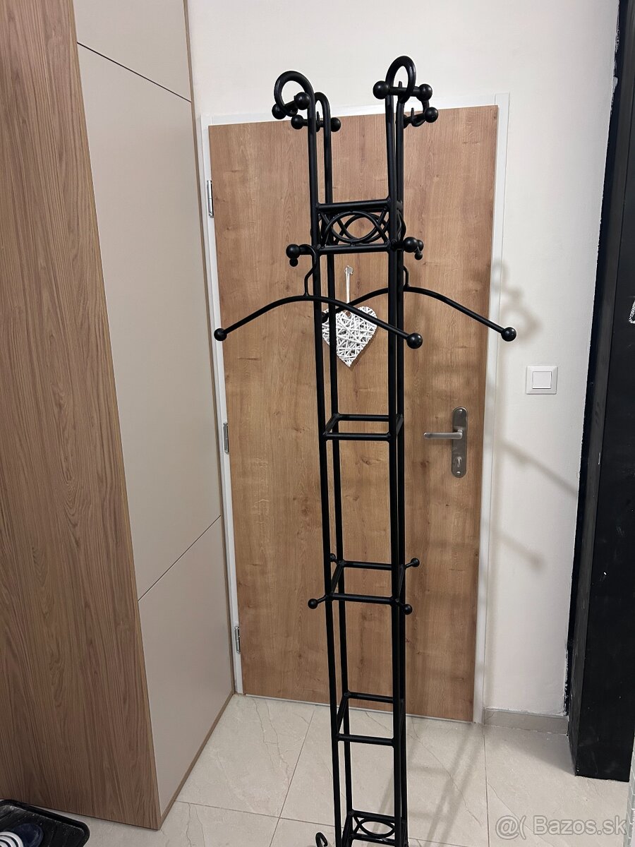 Oceľový vešiak - 3