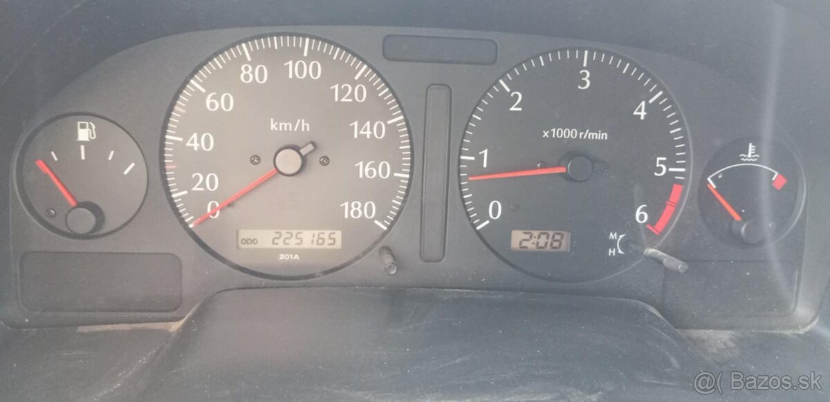 Predám Nissan patrol y61