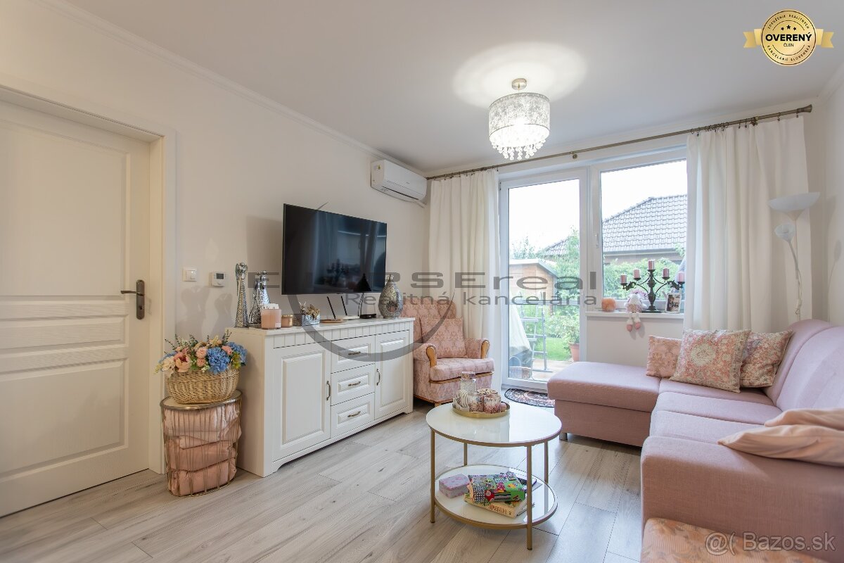 NA PREDAJ pekný, štýlový 3-izbový rodinný dom v Lábe - 3