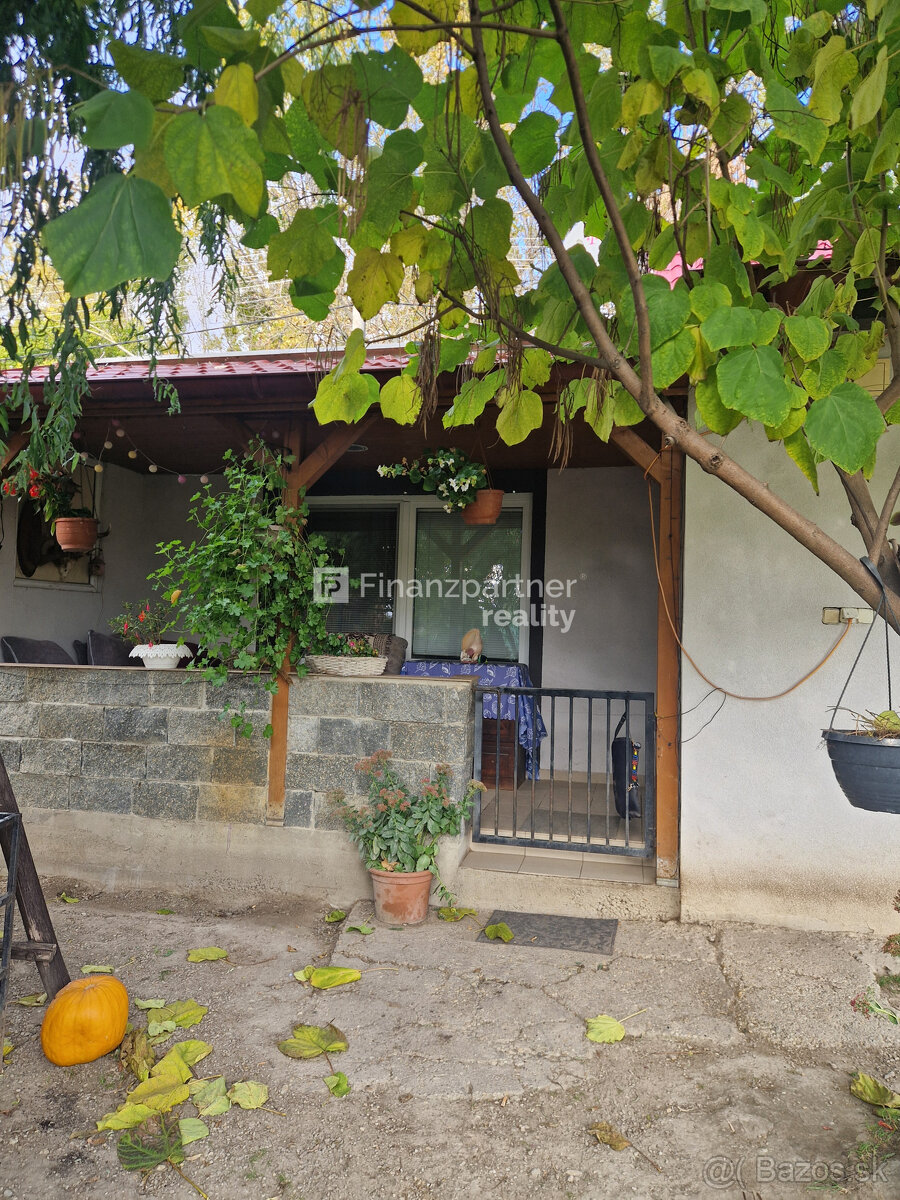 (F156-12-REMAE)Dva rodinné domy na jednom pozemku Tomášikovo - 3