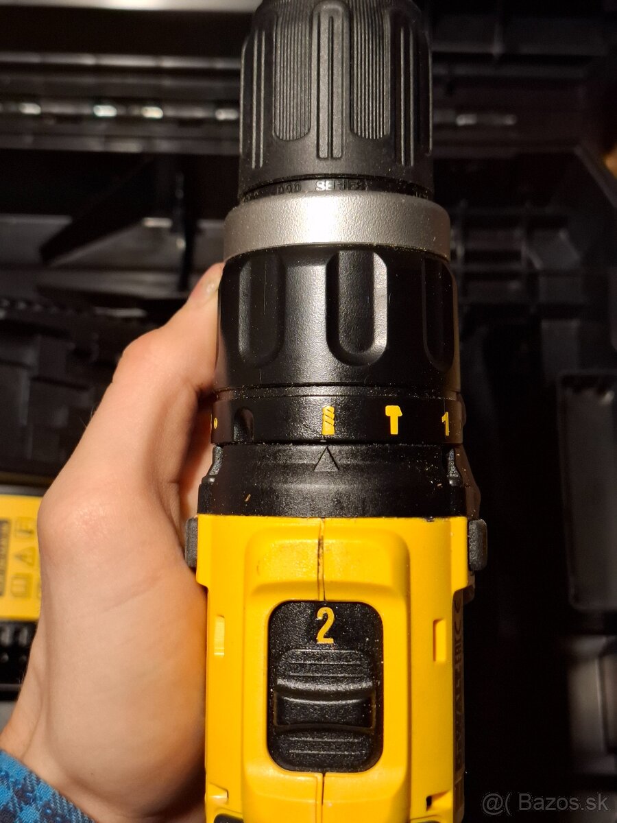 Aku priklepovy skrutkovač dewalt dcd785 18v - 3
