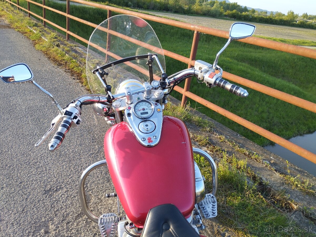 Honda VT750C Shadow - 3