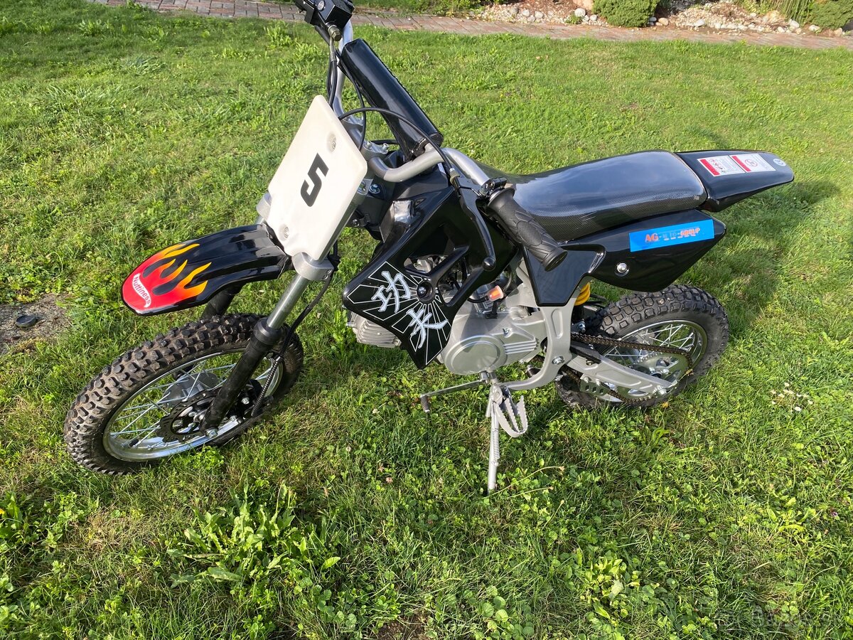 Dirt bike pit bike