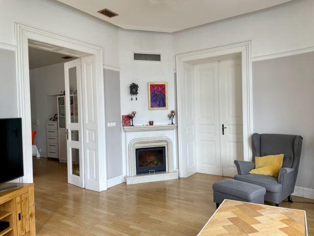 BA I. Na prenájom 5 izbový byt v centre - 3