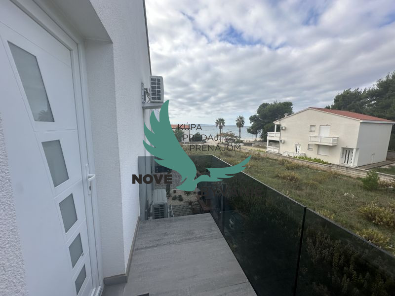Chorvátsko , ostrov Vir - Na predaj trojizbový apartmán s vý - 3