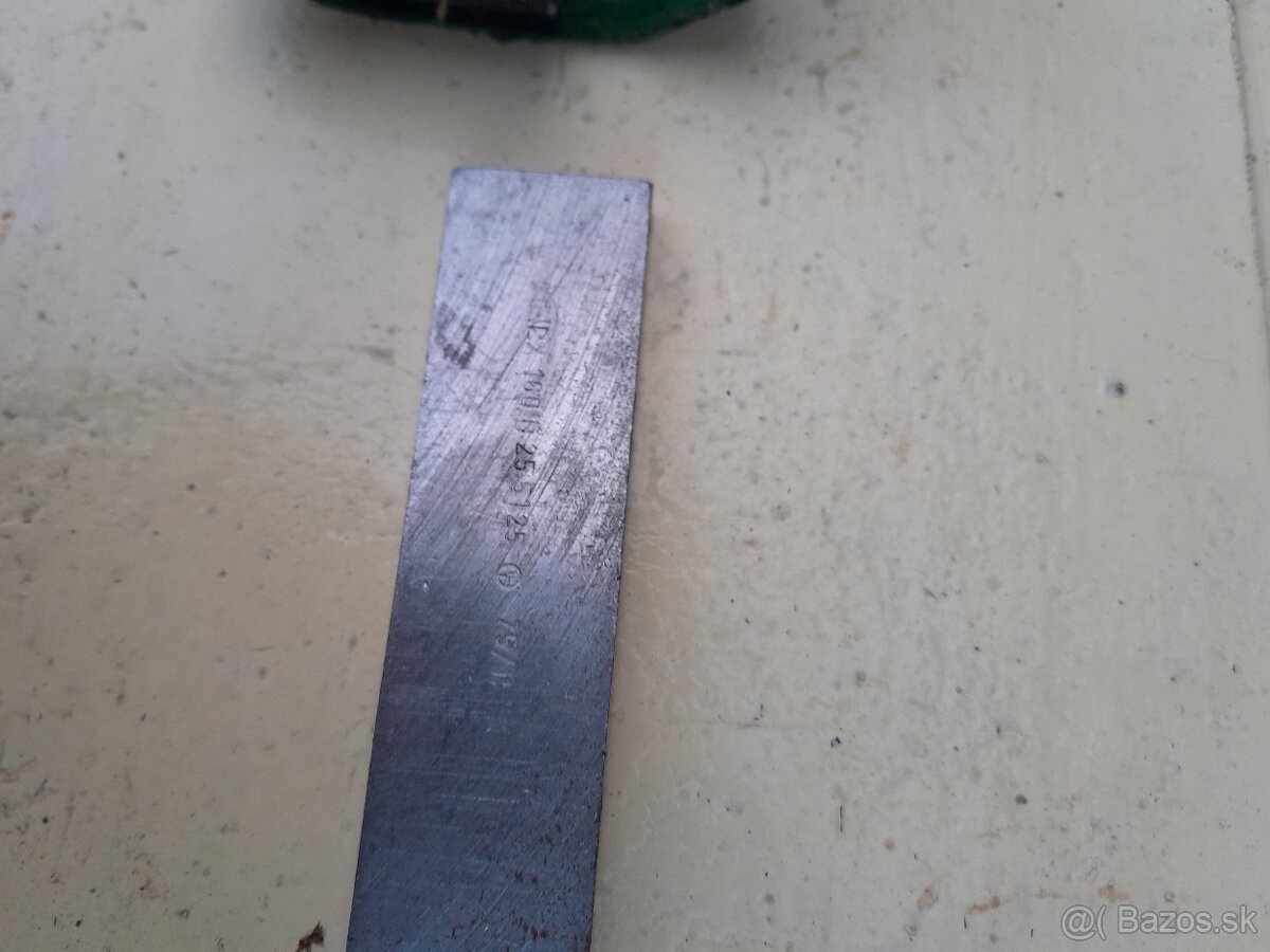 Predám kovový uholník - 3