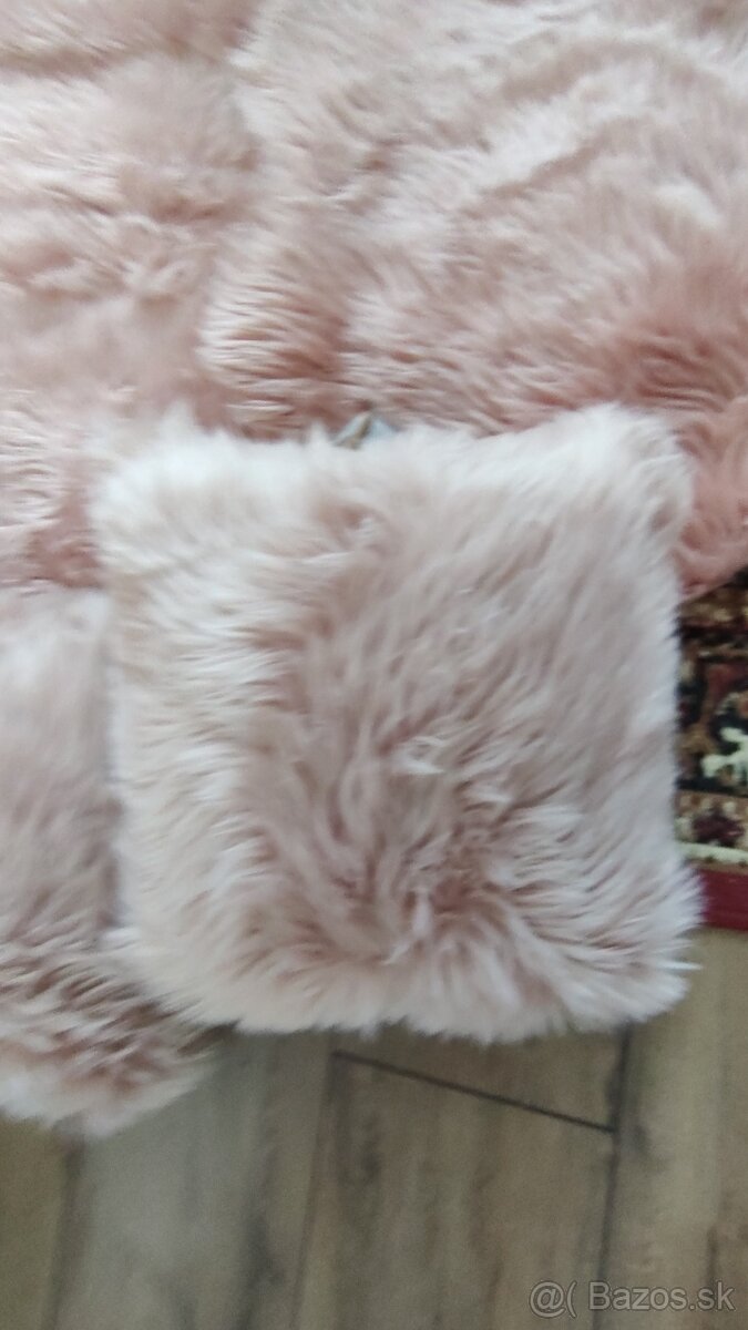 Kožušiny a vankúše - 3