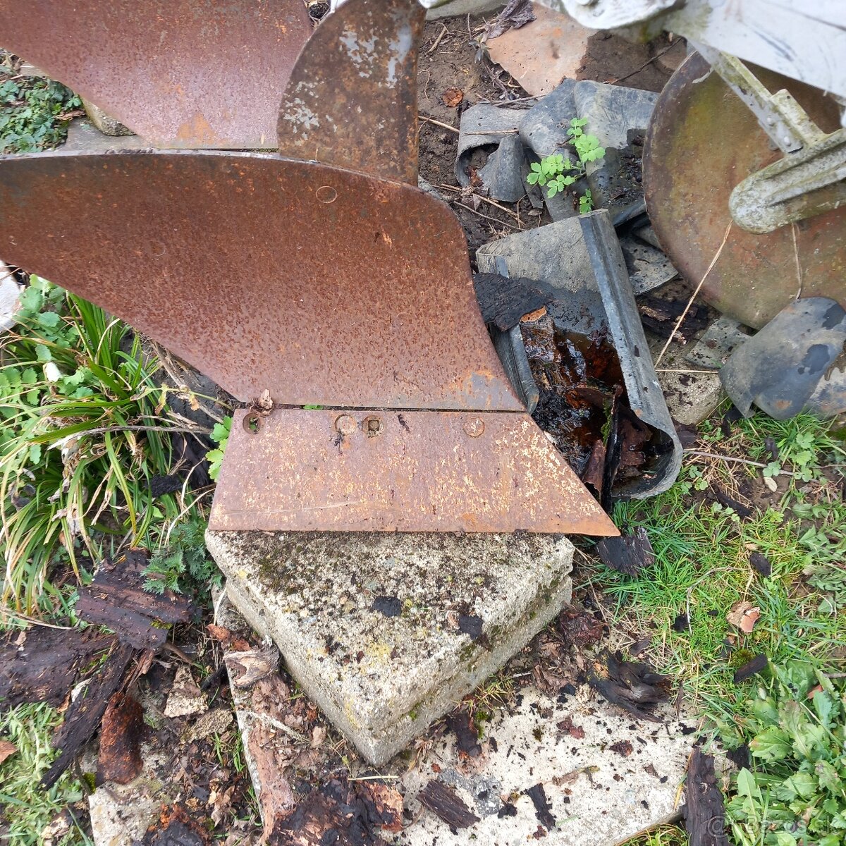 Trojradličný pluh za traktor - 3