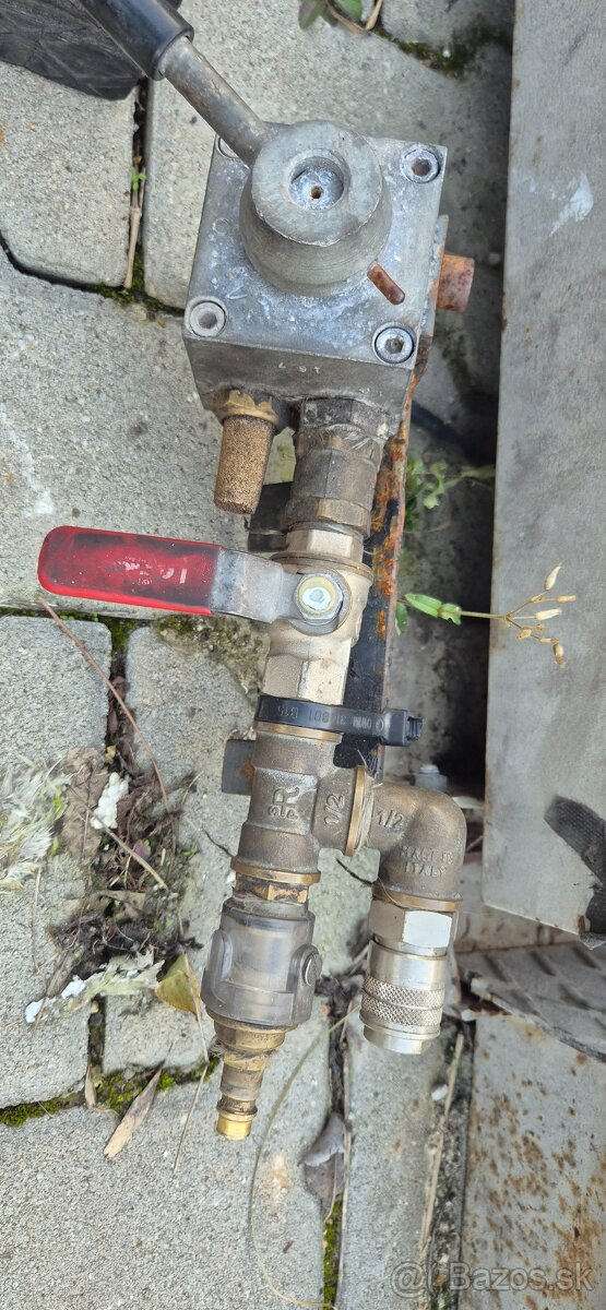 Pneumaticky prizdvih,zdvihak,noznicovy,Corghi - 3