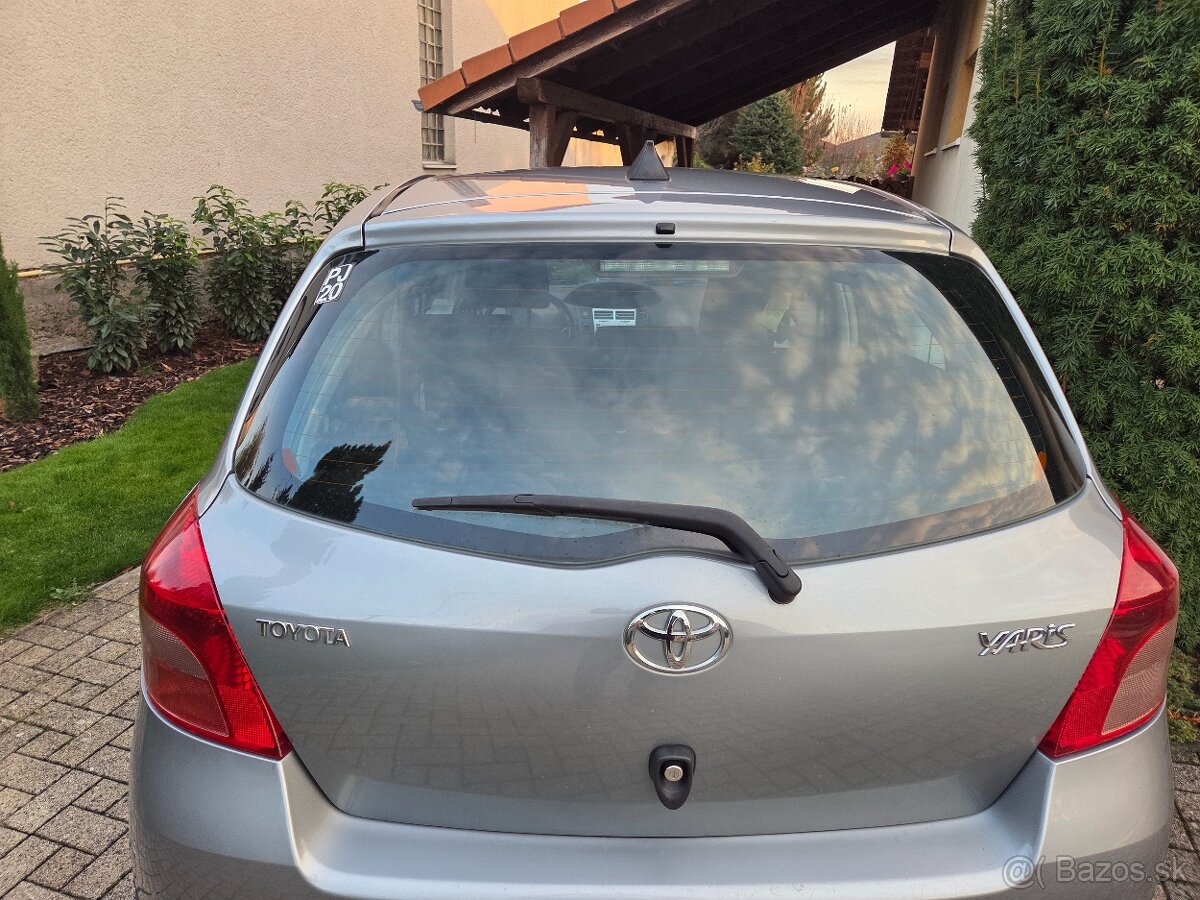 Toyota Yaris 1.3 - 3