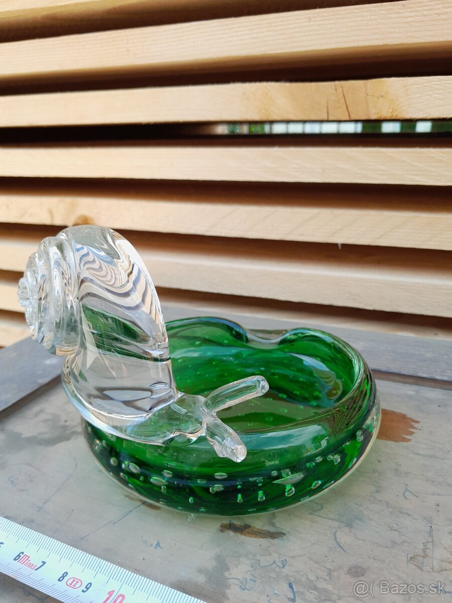 Predám sklenený popolník so slimákom - 3