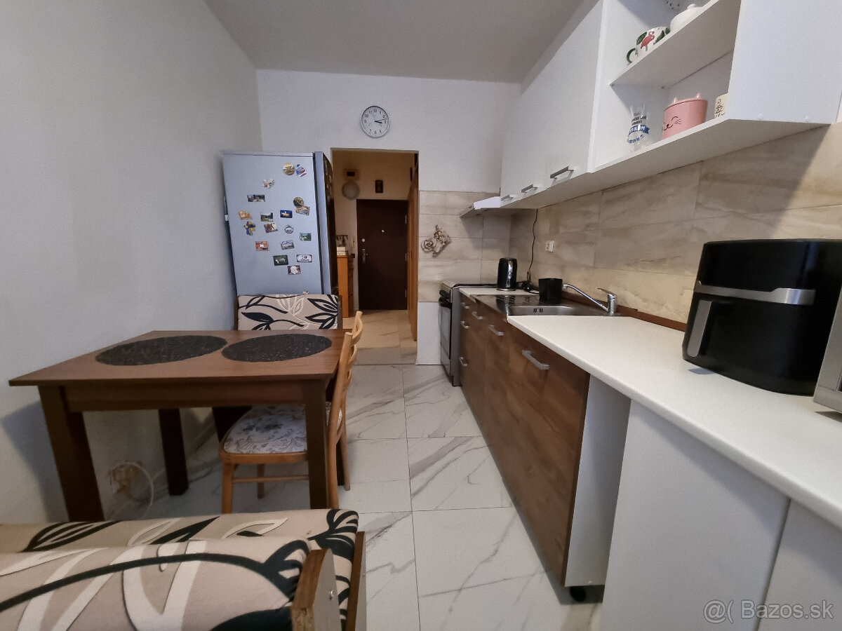 NA PREDAJ 3 IZBOVÝ BYT s LOGGIOU 74 m2 MYJAVA - 3