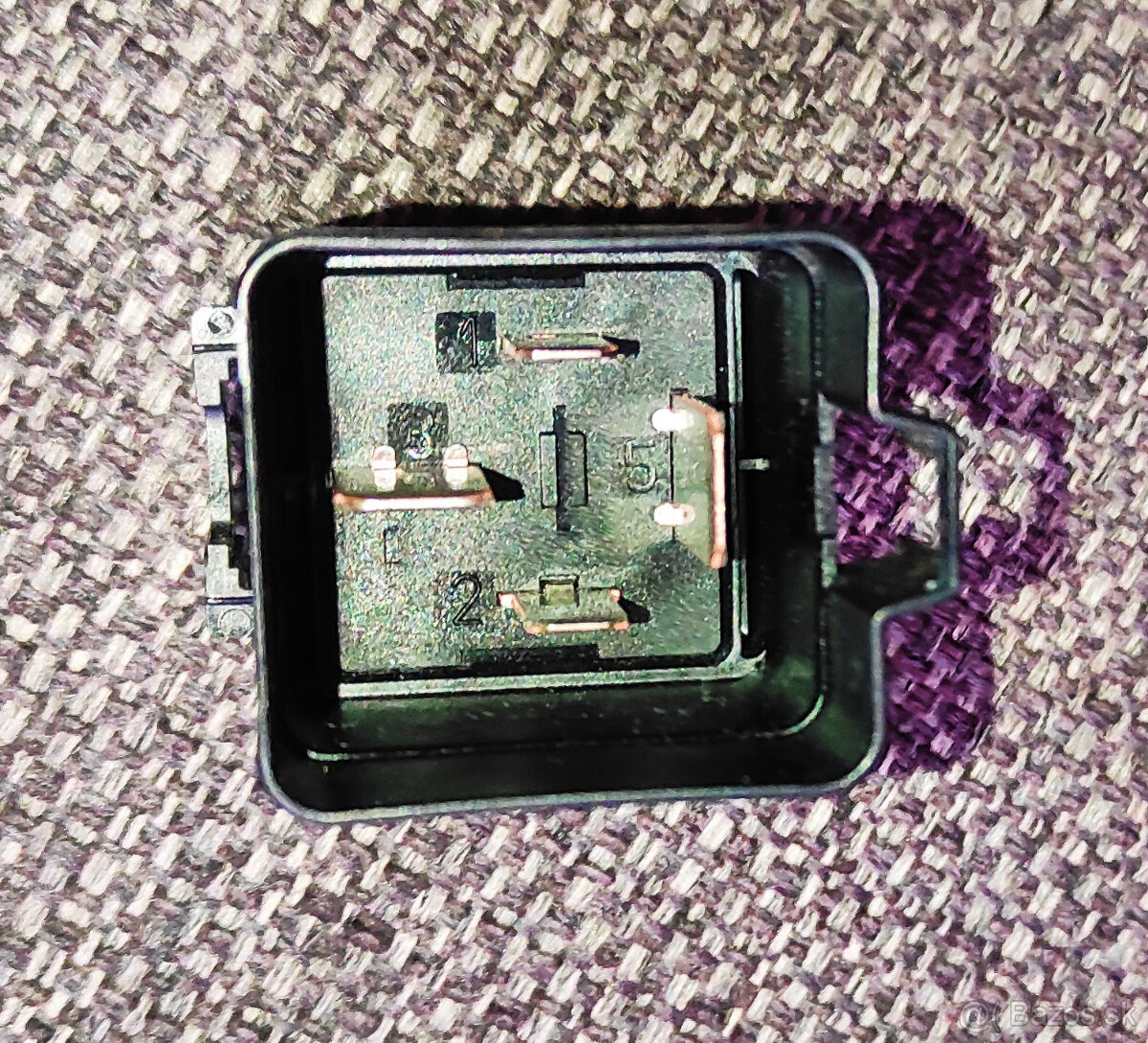 relé ventilátora chladiča na BMW - 3