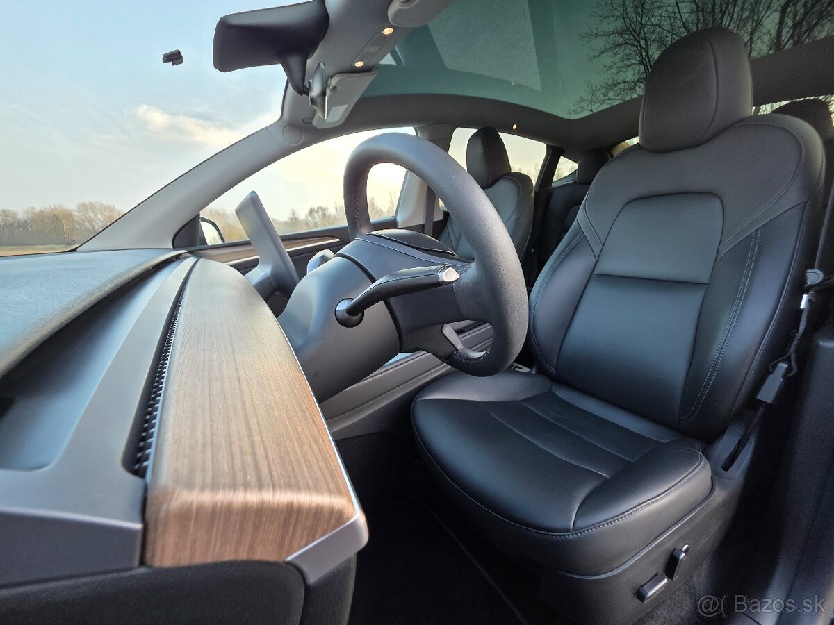 Tesla Model Y Long Range AWD Dual Motor 09/2022 - 3