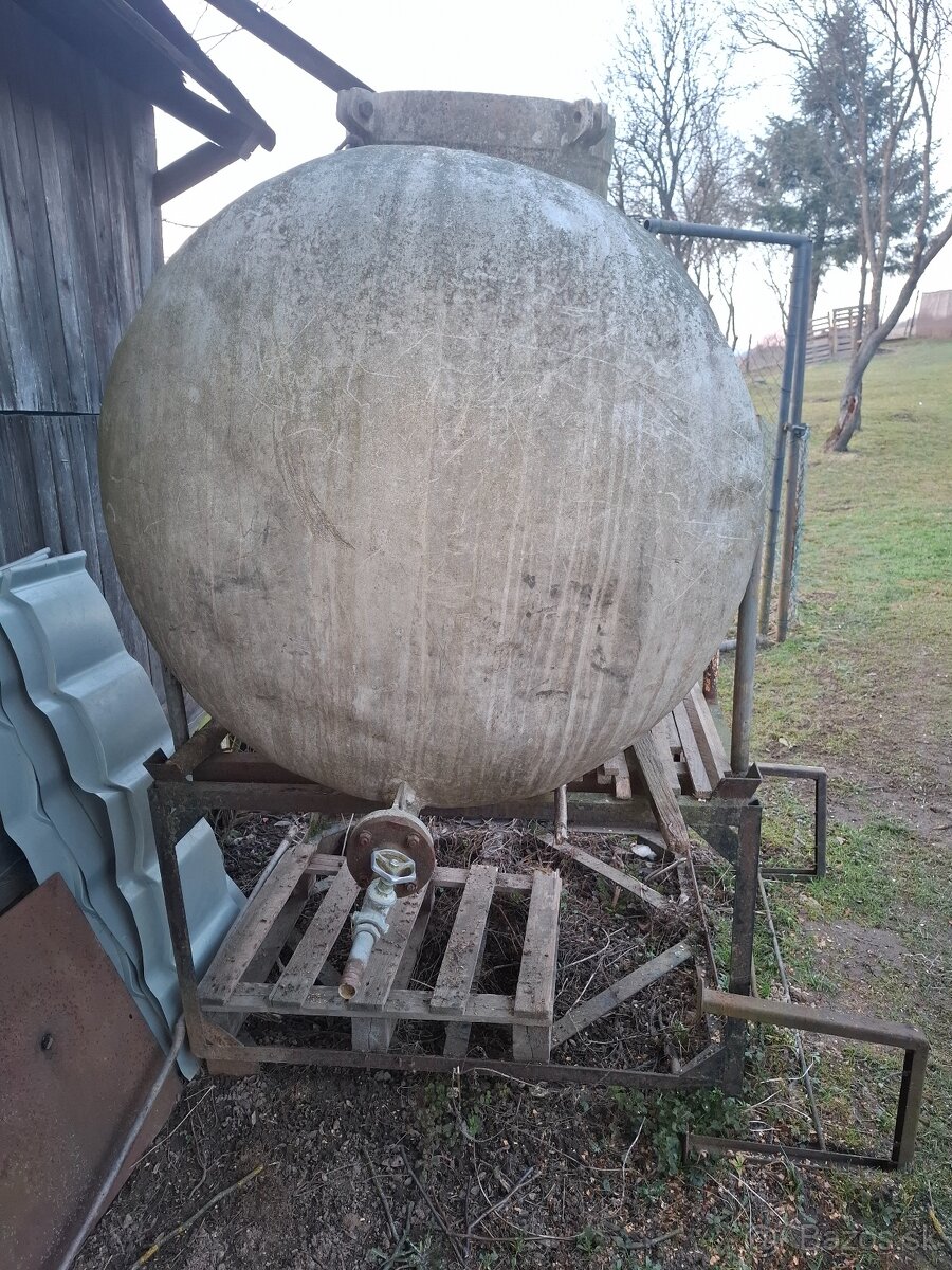 Nádrž na vodu 1200l - 3