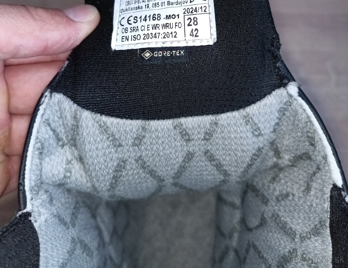 Gore-Tex - 3