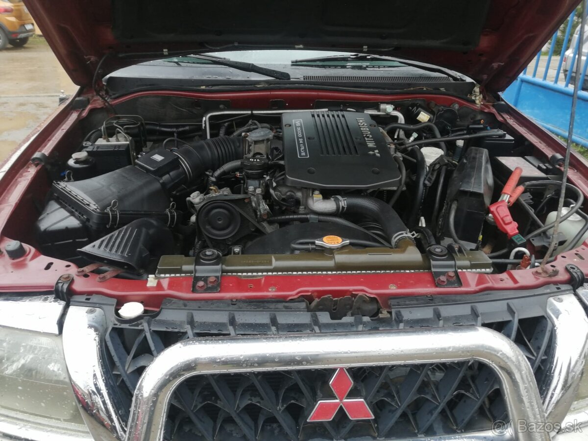 Mitsubishi Pajero Sport - 3