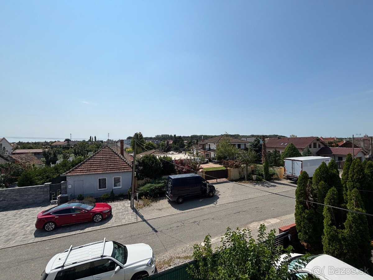 3podl. viacgeneračný RD, obec Veľká Mača, pozemok 800m2 - 3