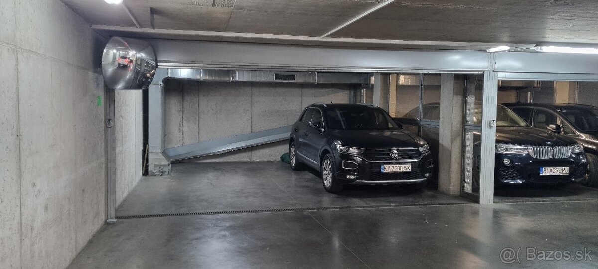 PRENÁJOM GARÁŽOVÉHO STÁTIA V STAROM MESTE / MOSKOVSKÁ ul. - 3