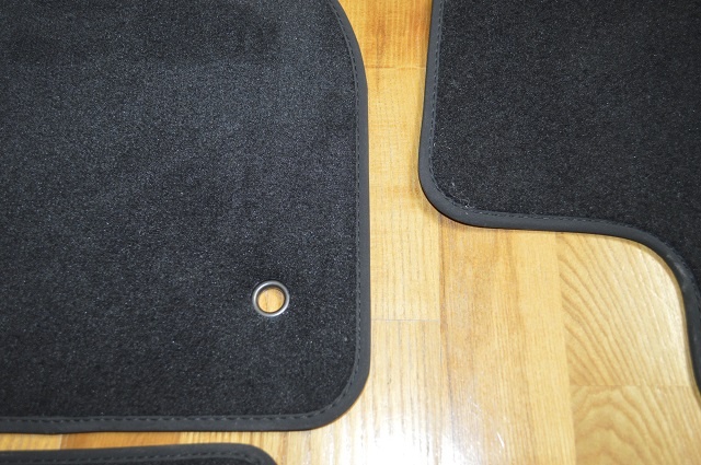 predam original koberceky na LR Discovery - 3