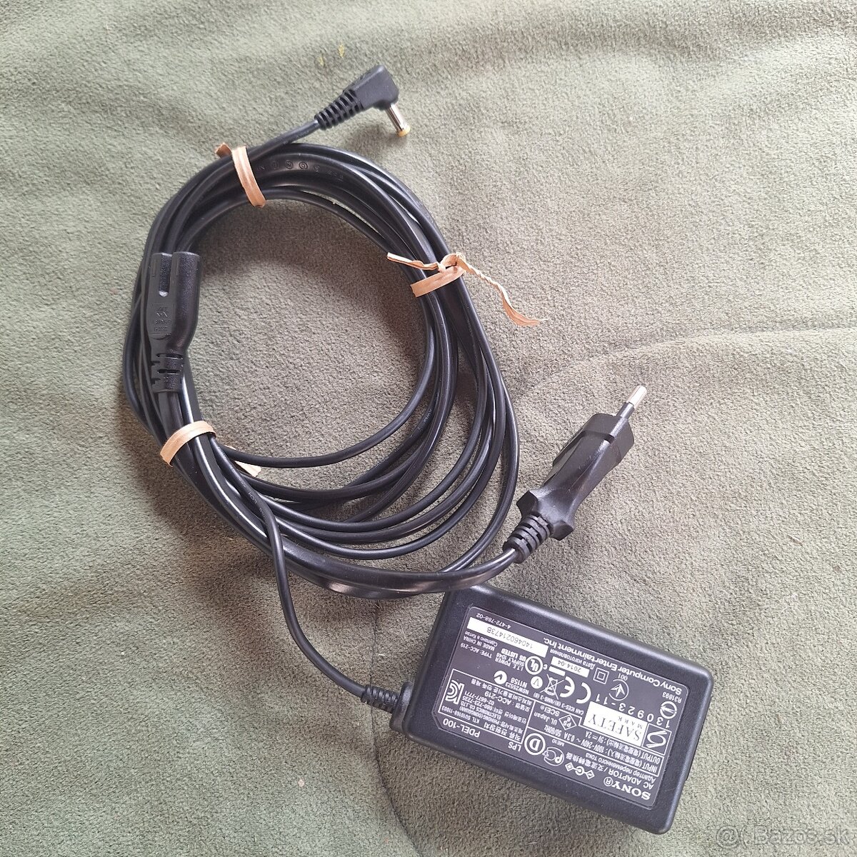 Nabíjačka pre ovládače PS4 - 3