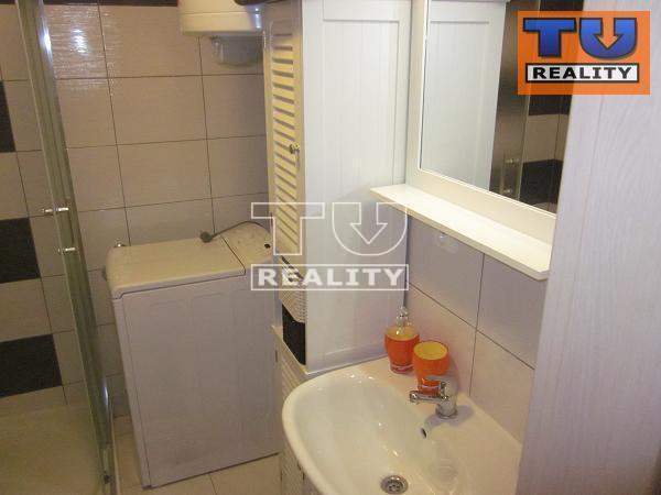 PRIPRAVUJEM DO PONUKY: Veľký 3i byt 80 m2 + loggia Vrakuňa - 3