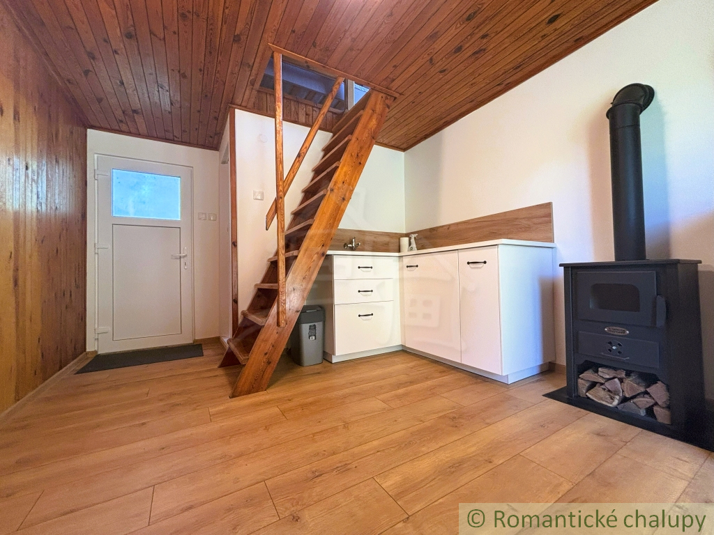 REZERVOVANÉ - Zrekonštruovaná chata pri jazere, Jakubov - 3