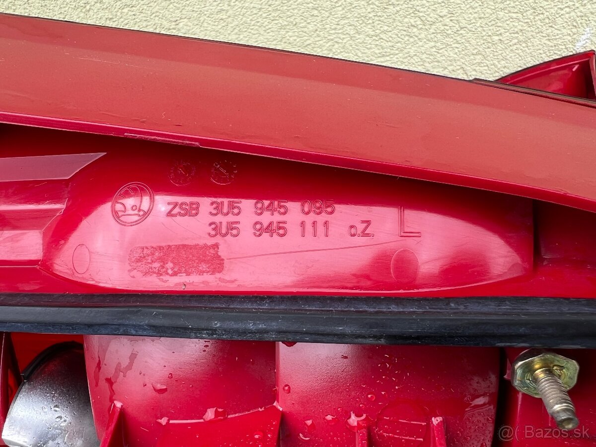 Superb 1 zadné svetla - 3