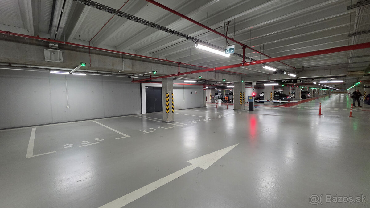 Garážové státie priamo v Tehelnom poli - 3