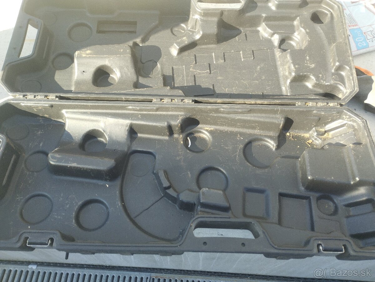 Kufor na veľkú zbíjačku - 3