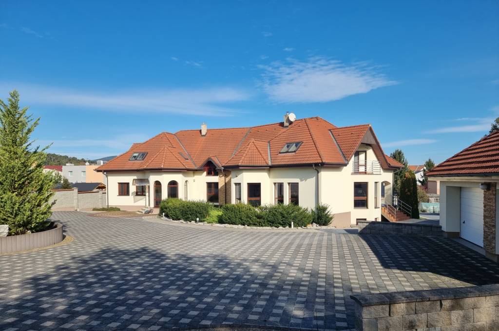 PREDAJ - EXKLUZÍVNA VILA - NITRA - 3