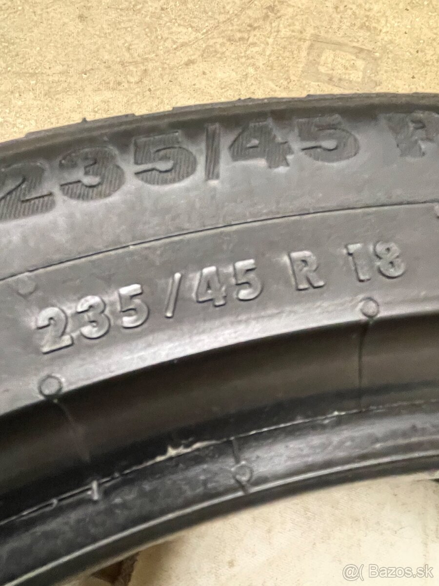 Continental 235/45 R18 zimné - 3