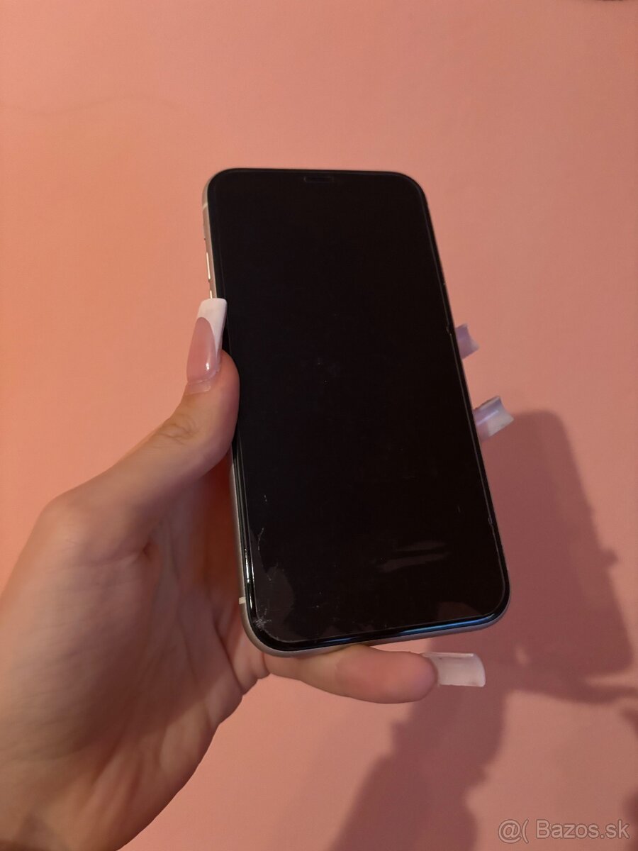 Predam iphone 11 biely - 3