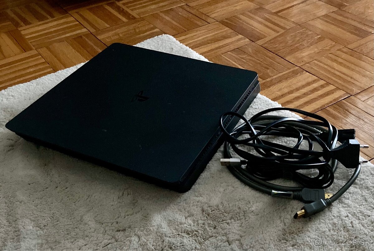 PS4 Slim 500GB + 1 ovládač + 2 hry - 3