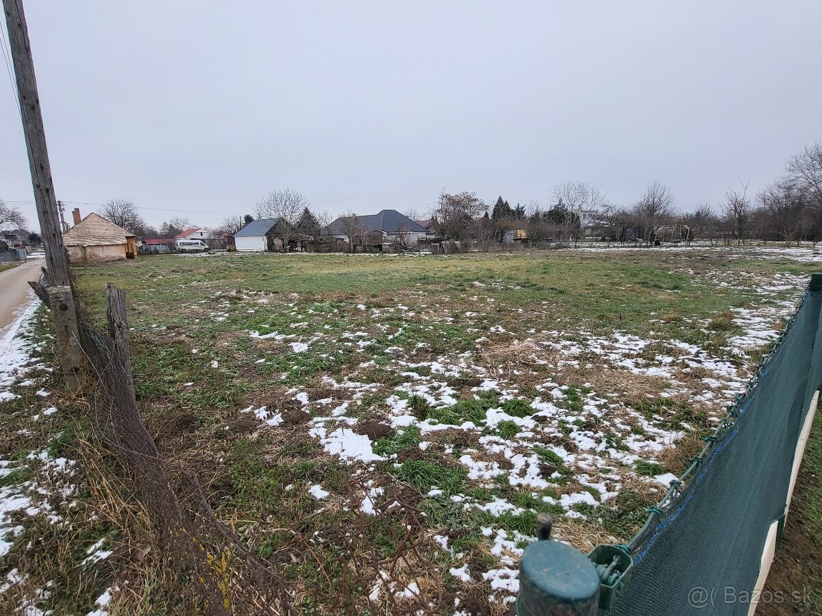 Starší rodinný dom s pozemkom - 3