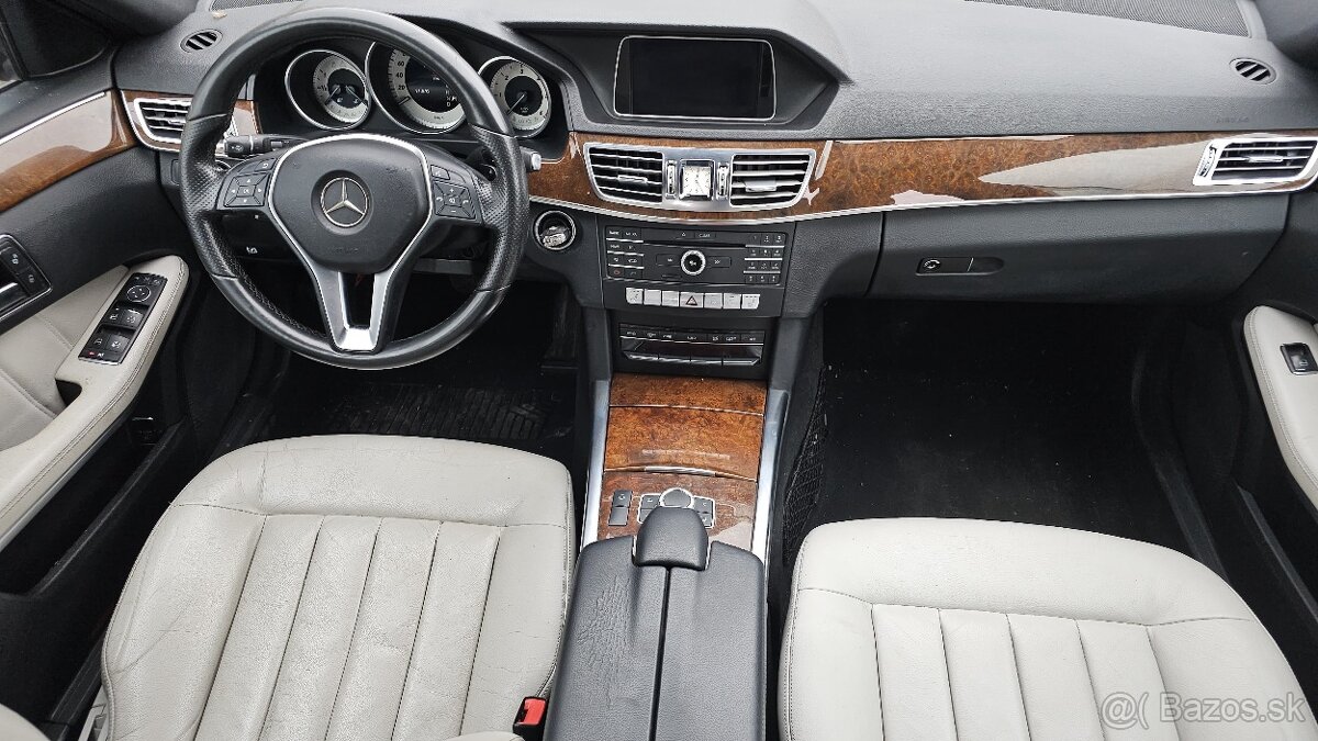 Predám vcelku bez motora/prevodovky alebo rozpredám E250 - 3