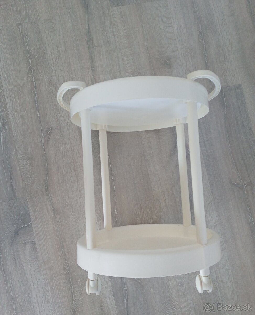 stolík na kolieskach - 3