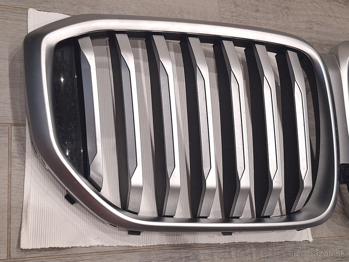 Predná maska - ľadvinky BMW G05 X5 matný chróm originál - 3