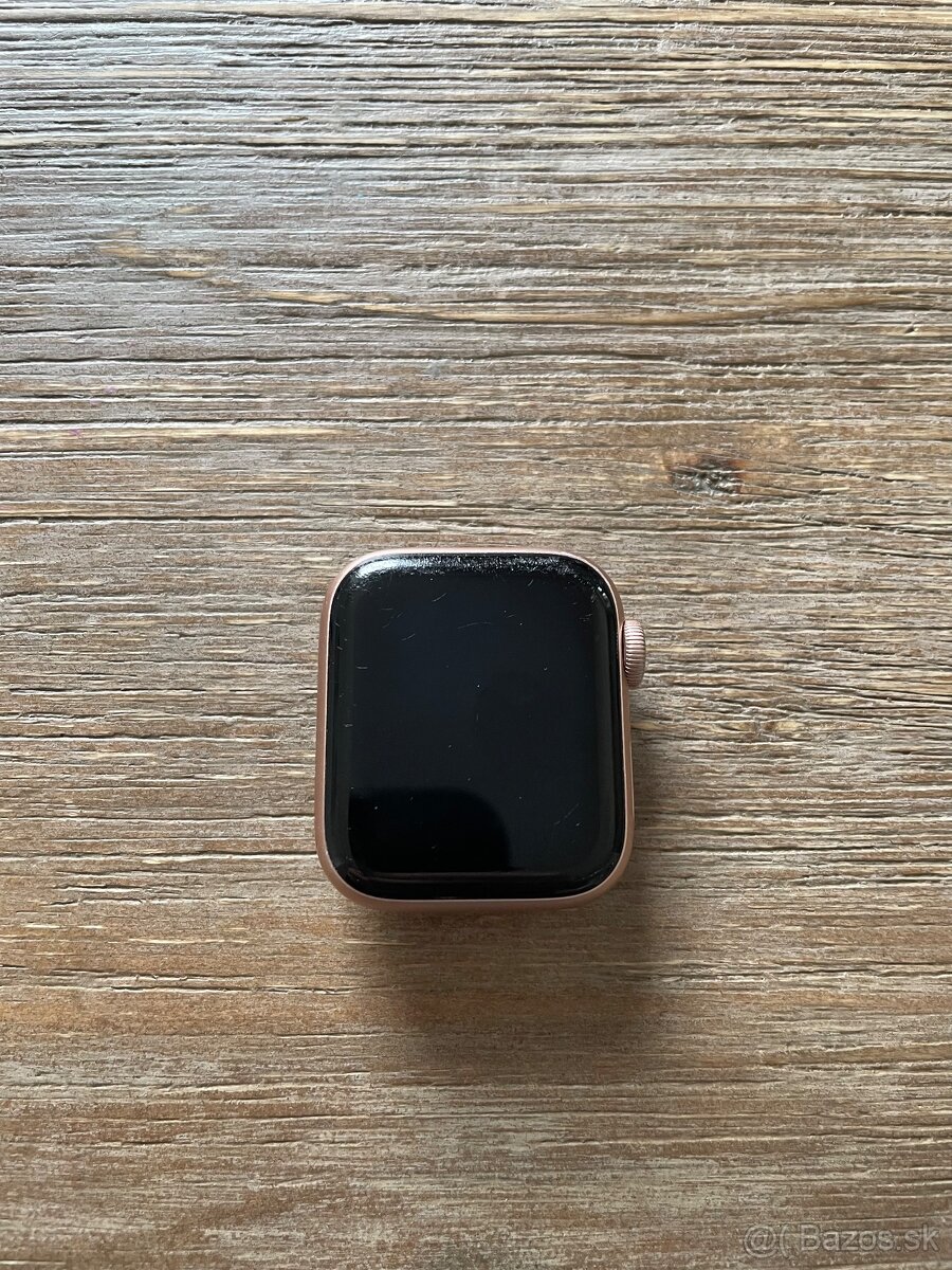 Apple Watch SE 1. generácie 40mm Gold - 3