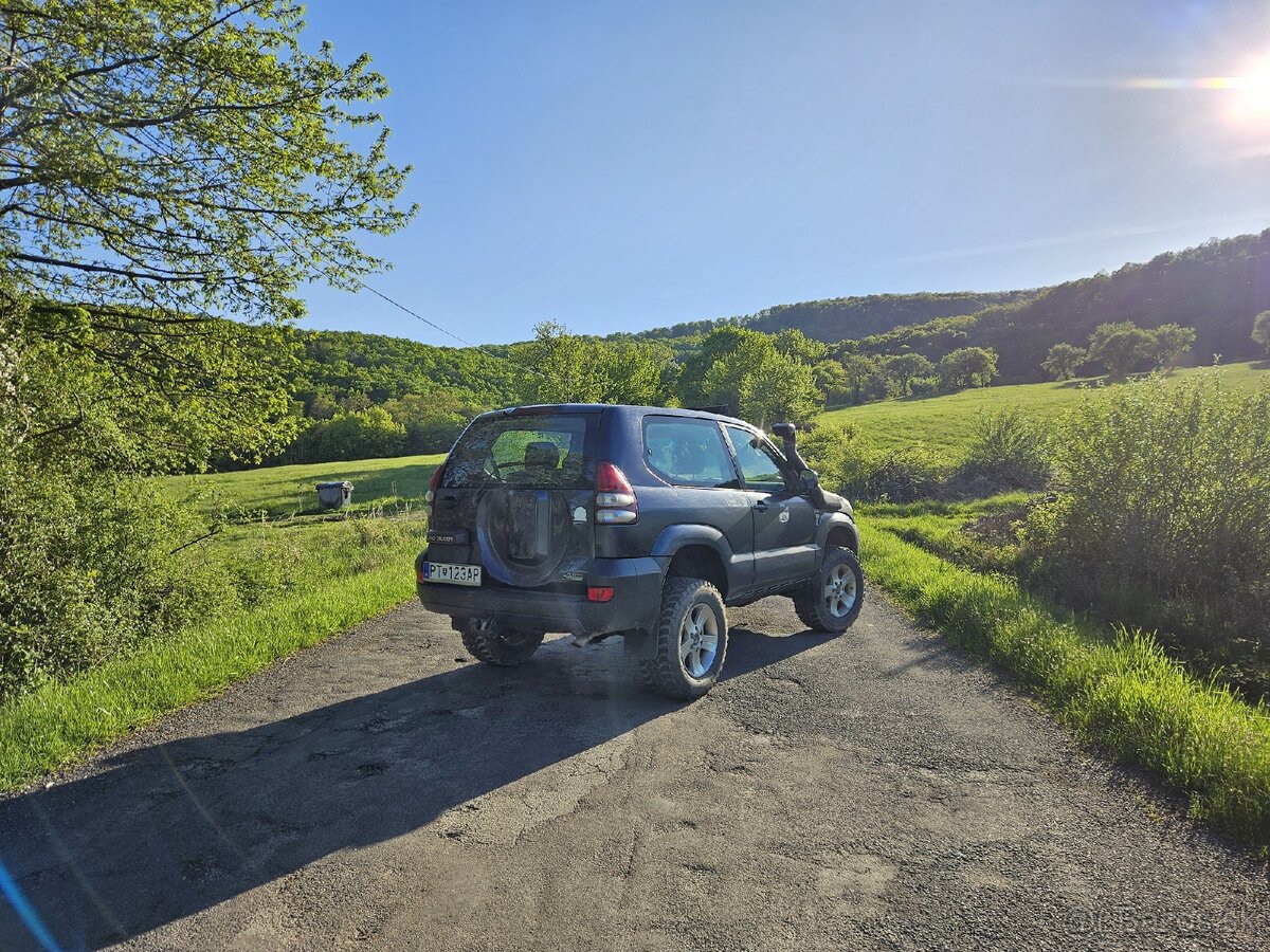 Toyota LandCrusier 120 - 3