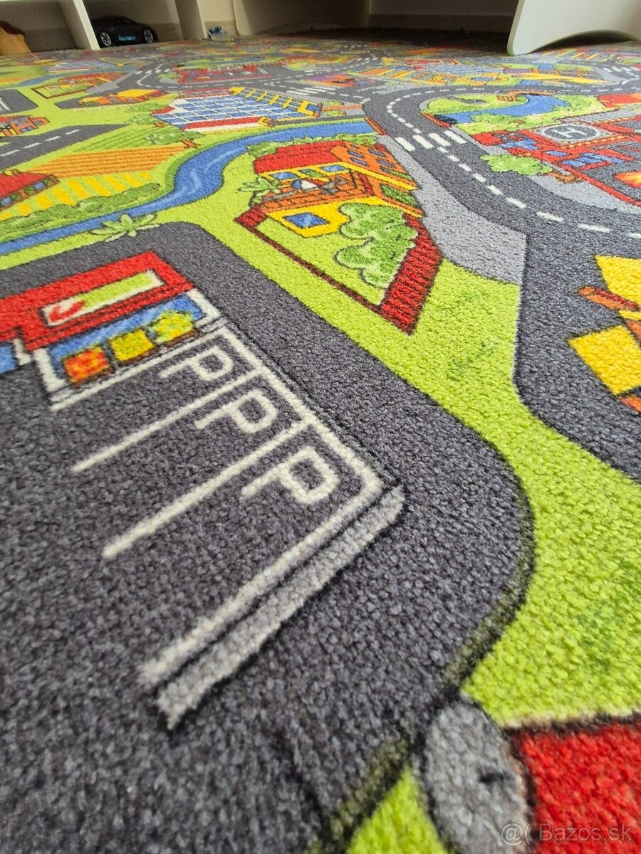 Predám - Detský koberec Mesto 2.5 x 3 m - 3