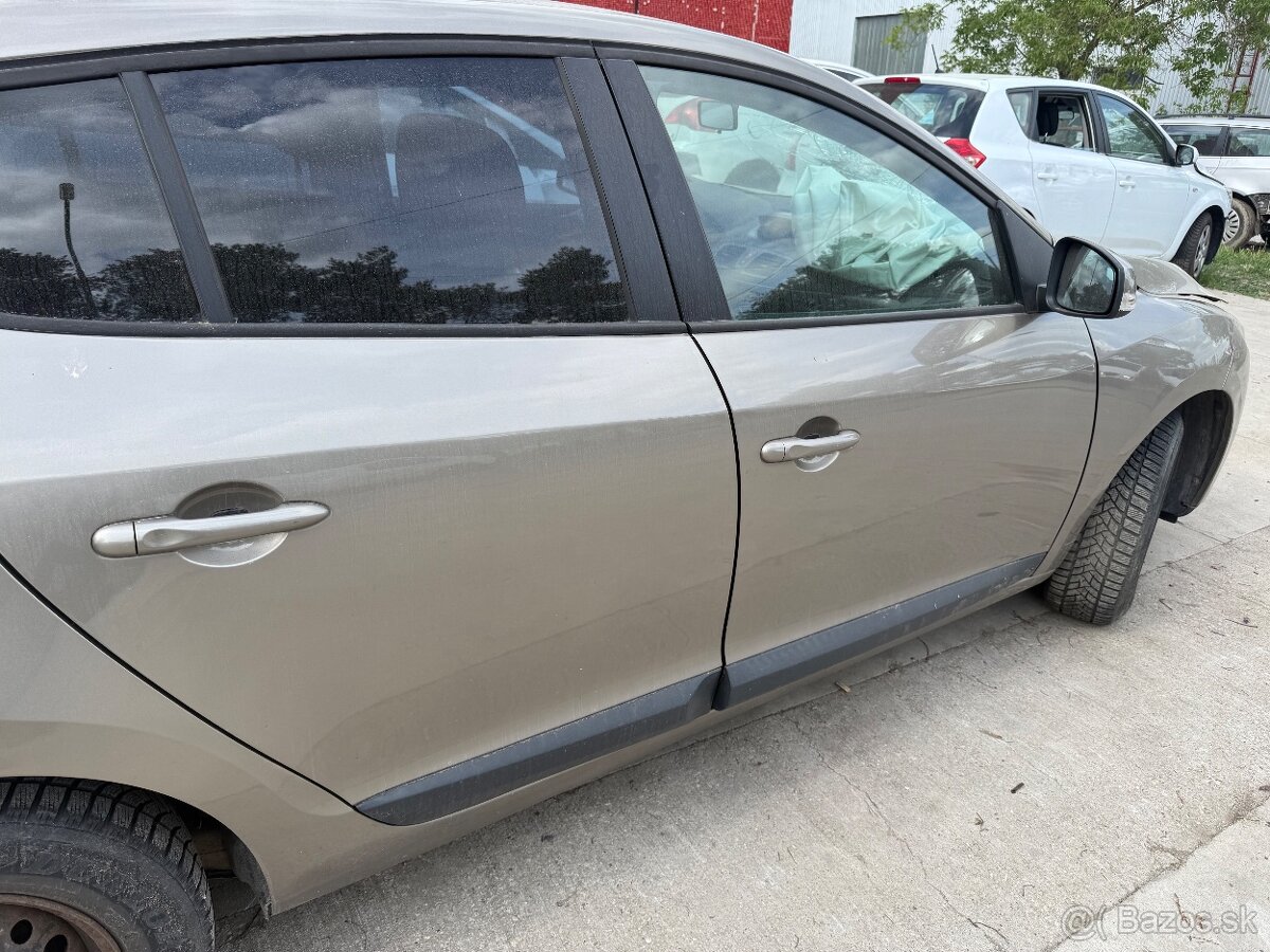 Rozpredam Renault Megane III 1.6 K4MP848 - 3