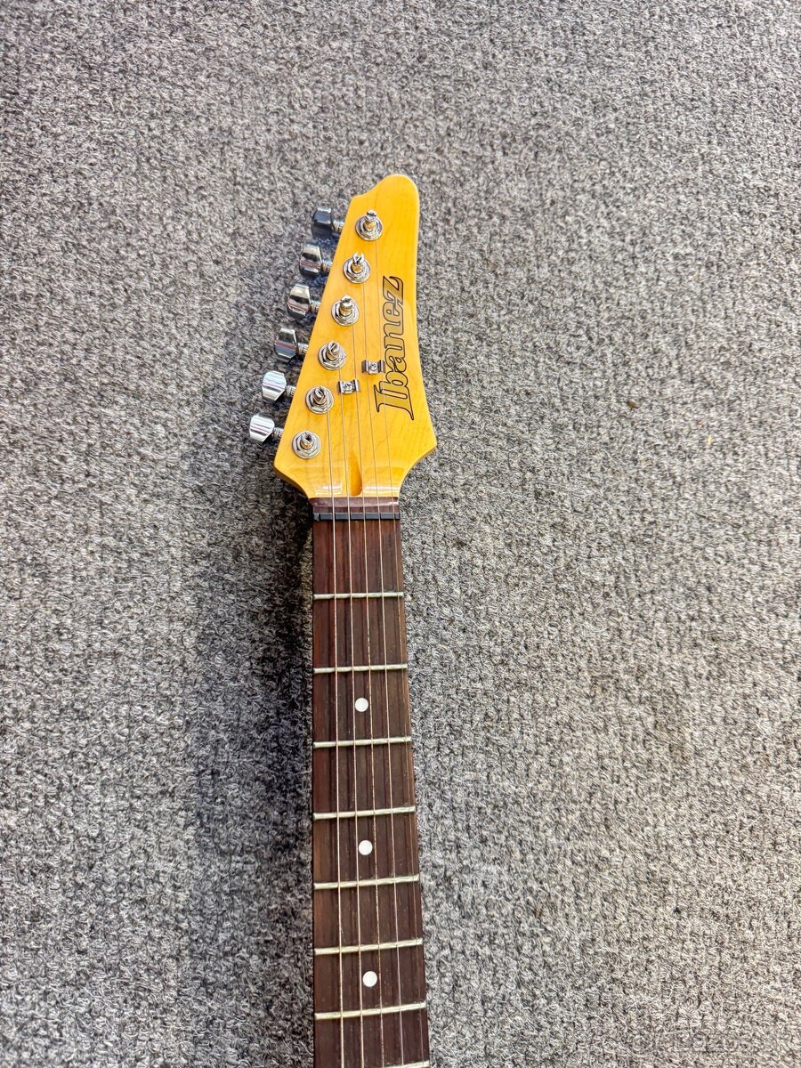 El.gitaru Ibanez AZES40 - 3